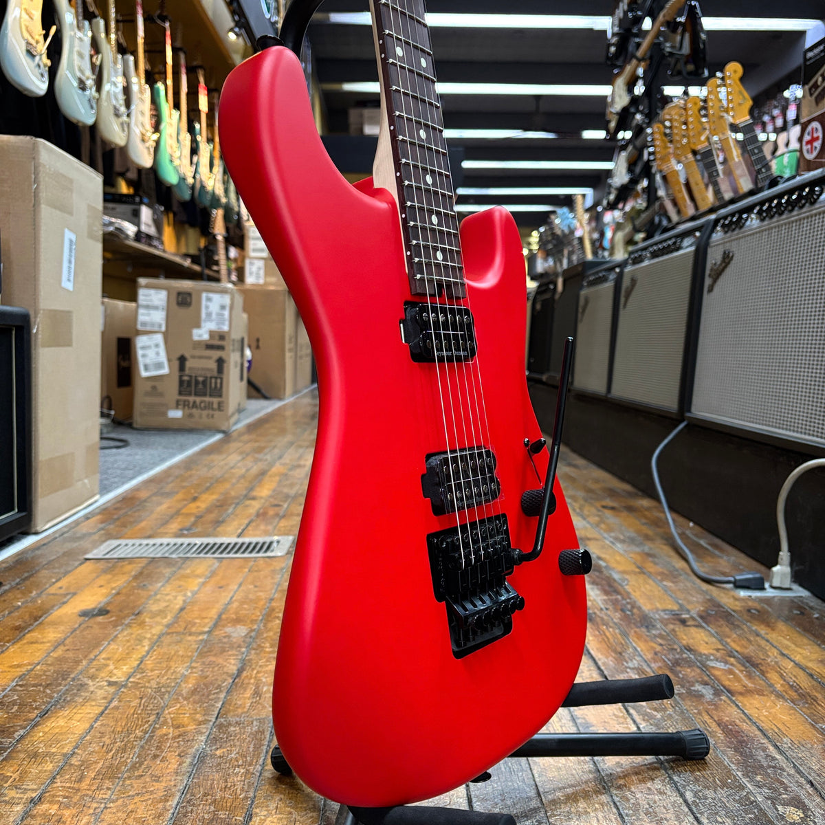 Charvel エレキギター DS1　トランスレッド Charvel エレキギター DS1 トランスレッド Charvel DS-1 ST - Trans
