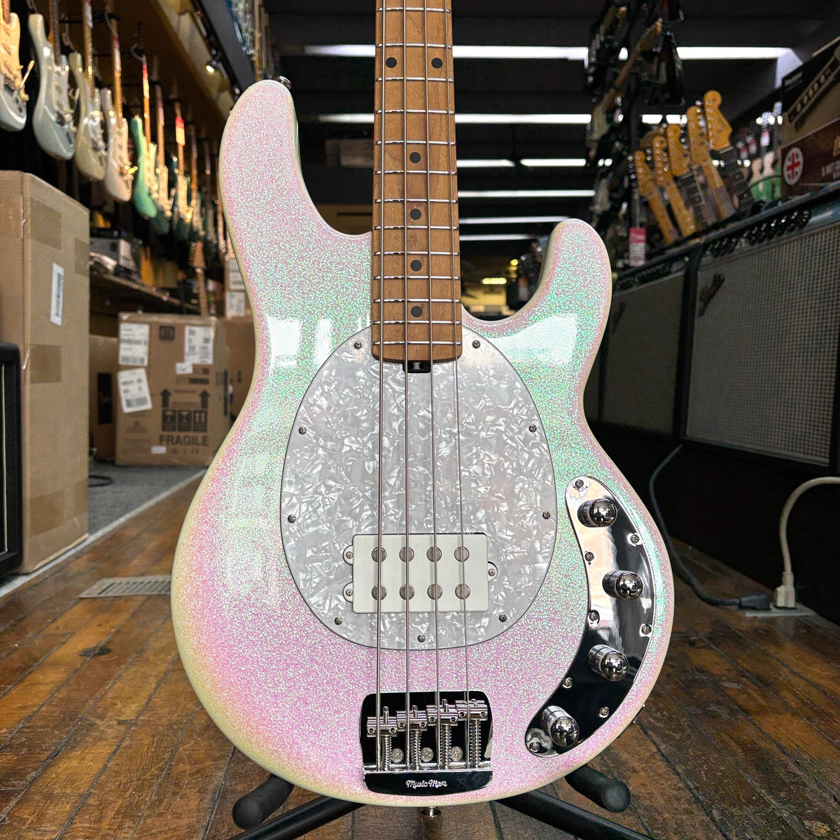 ベース MUSIC MAN StingRay StingRay | Basses | Ernie Ball Music Man