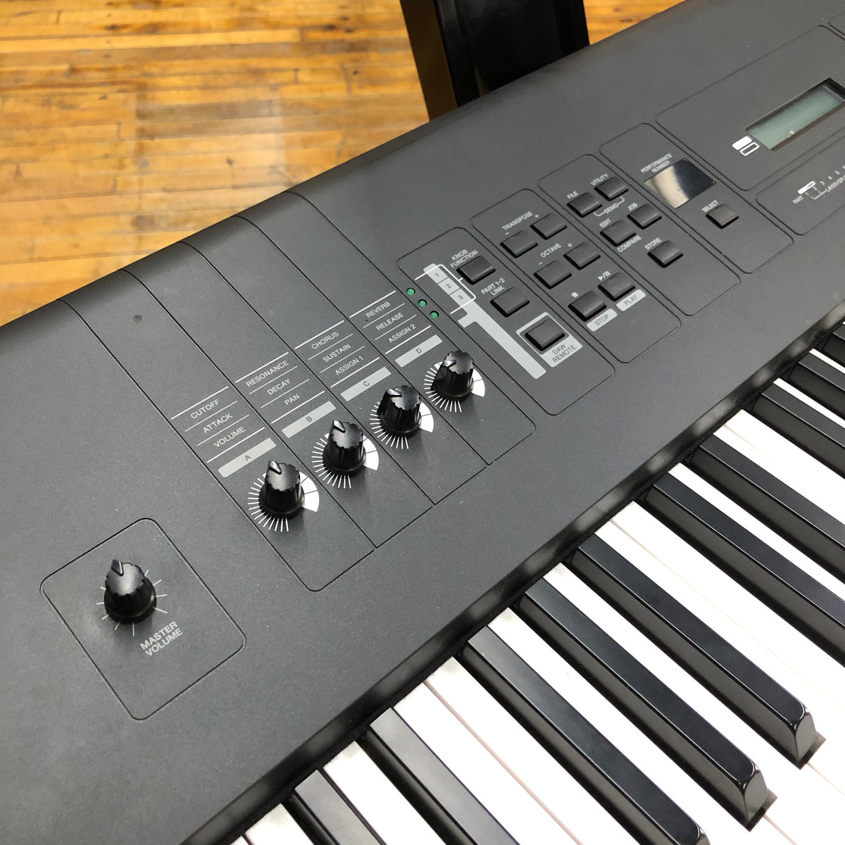 Yamaha MX88 88key Weighted Action Music Synthesizer 2019 Music Makers