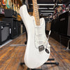 Fender Player Stratocaster 2021 Polar White w/Maple Fingerboard, Hard Case